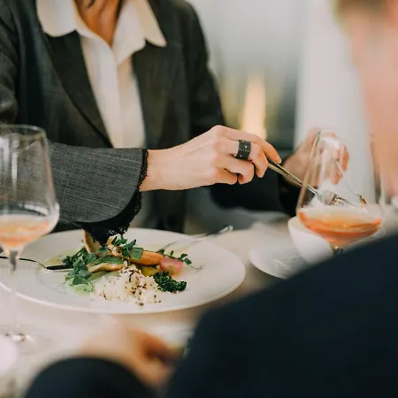 شوتزين شتيفيسبورغ 3*